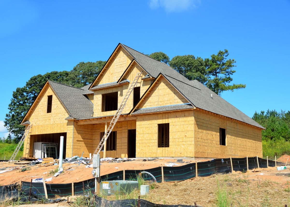 Stosownie z bieżącymi przepisami nowo konstruowane domy muszą być gospodarcze.